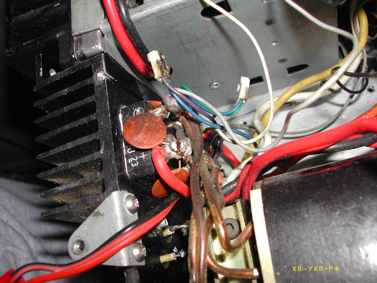 Kenwood TS-930S, не светится половина сегментов на индикаторе, нет передачи, сгорел УМ.
