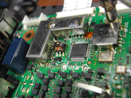 Ремонт трансивера Icom IC-7000, Перезагружается, не работает до прогрева.
