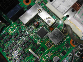 Ремонт трансивера Icom IC-7000, Перезагружается, не работает до прогрева.
