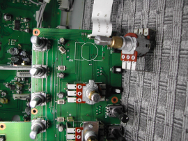 Ремонт трансивера Icom IC775. Не работает УВЧ 1, антенный коммутатор, регулятор микрофона. Проверить САТ.
