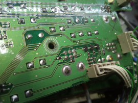Ремонт трансивера Yaesu FT-847, нет передачи на КВ, заменить кнопку включения.
